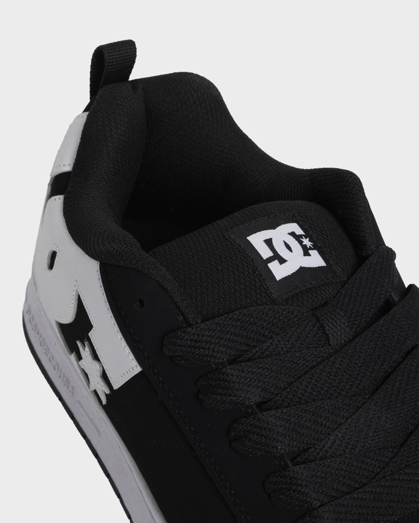 Mens Court Graffik Sneakers