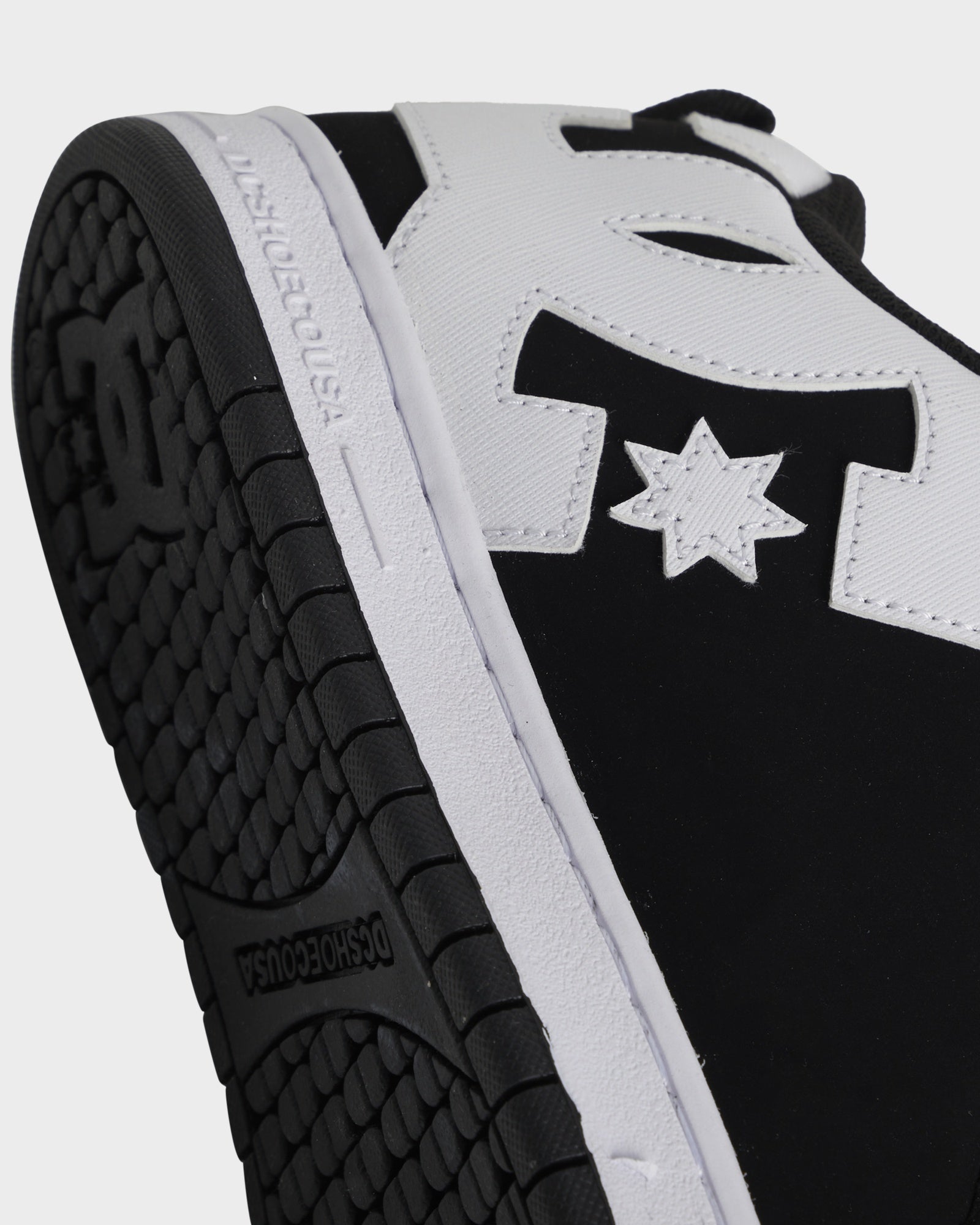 Mens Court Graffik Sneakers