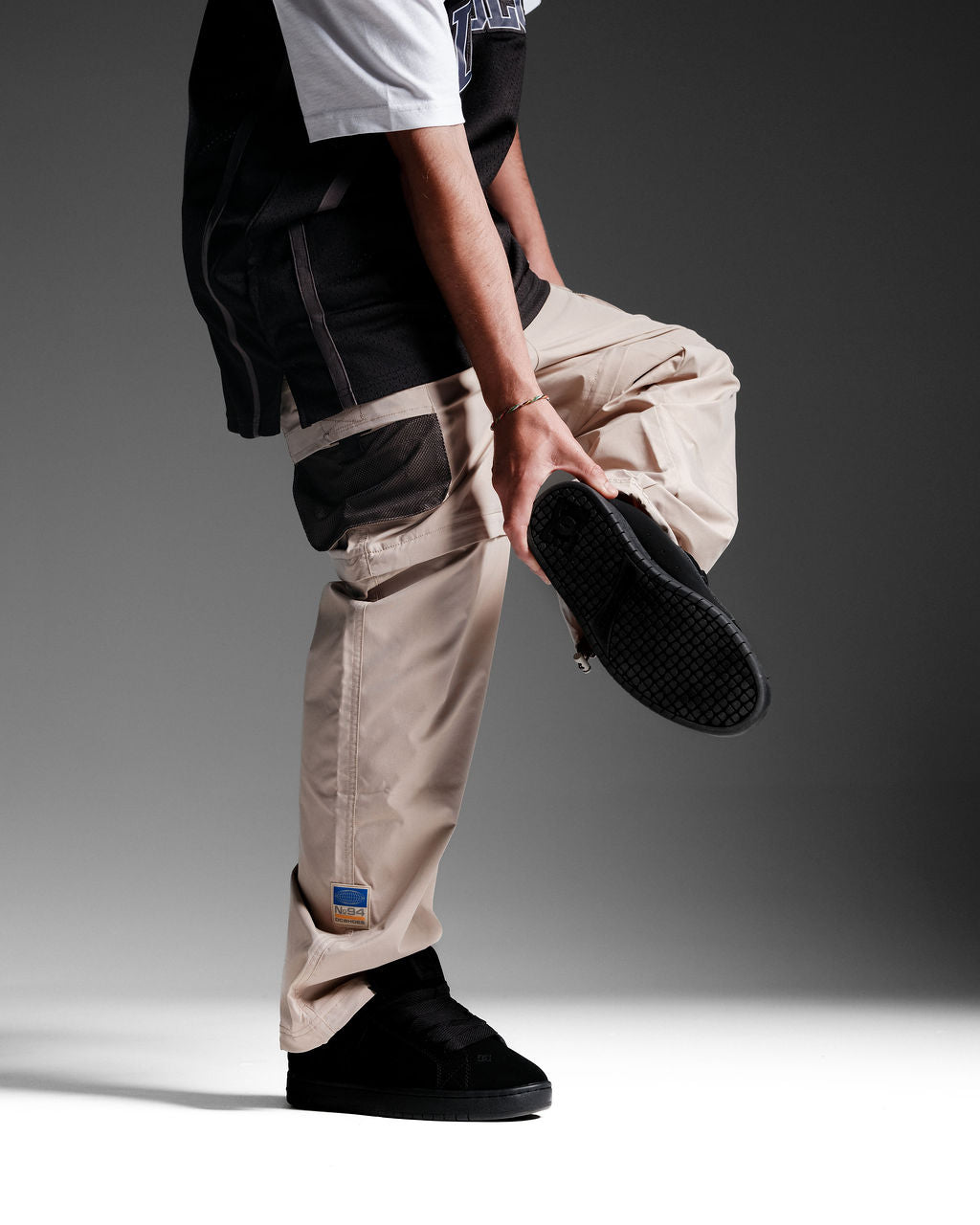 Mens Court Graffik Sneakers