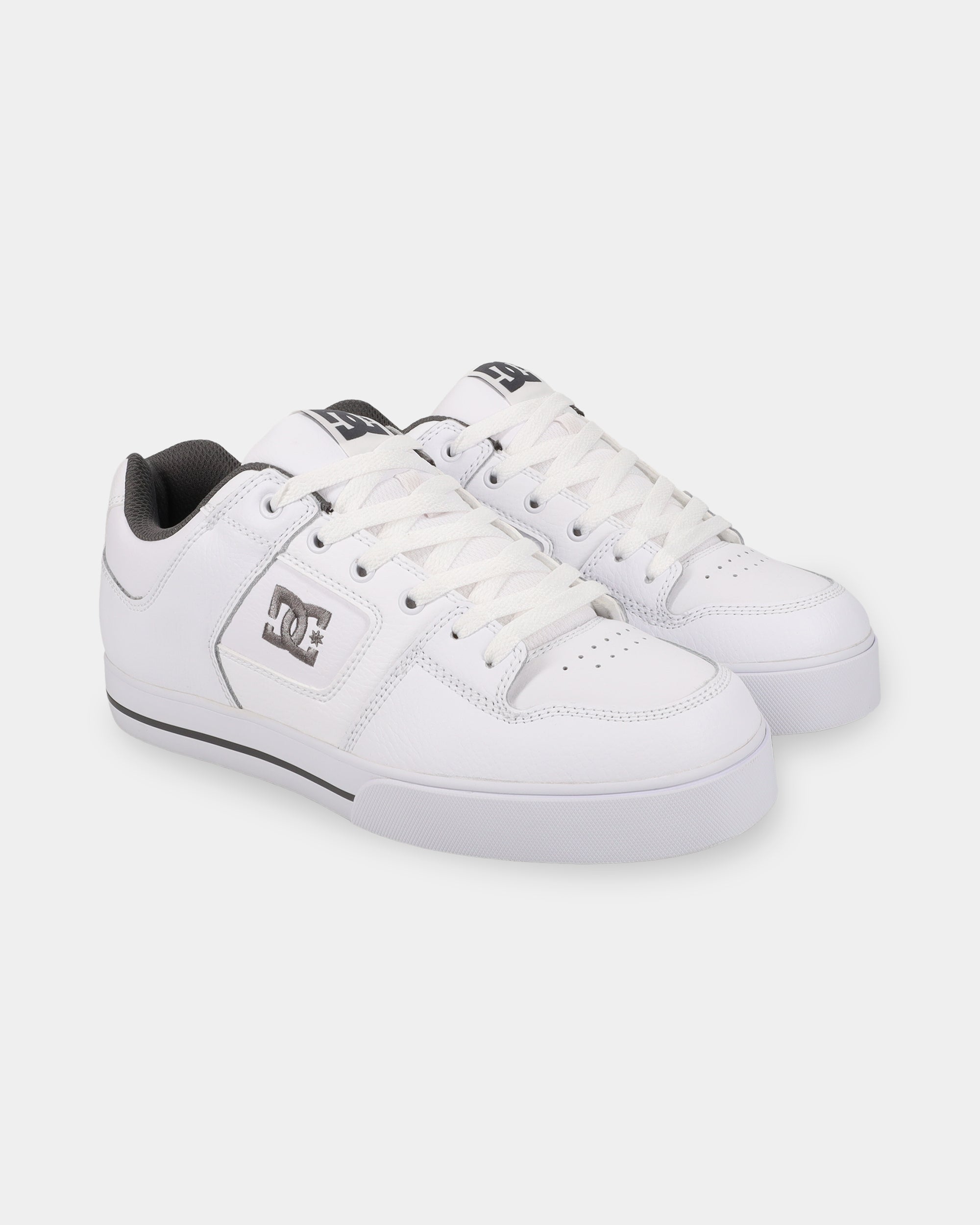 300660_dcshoes_hbw_frt1