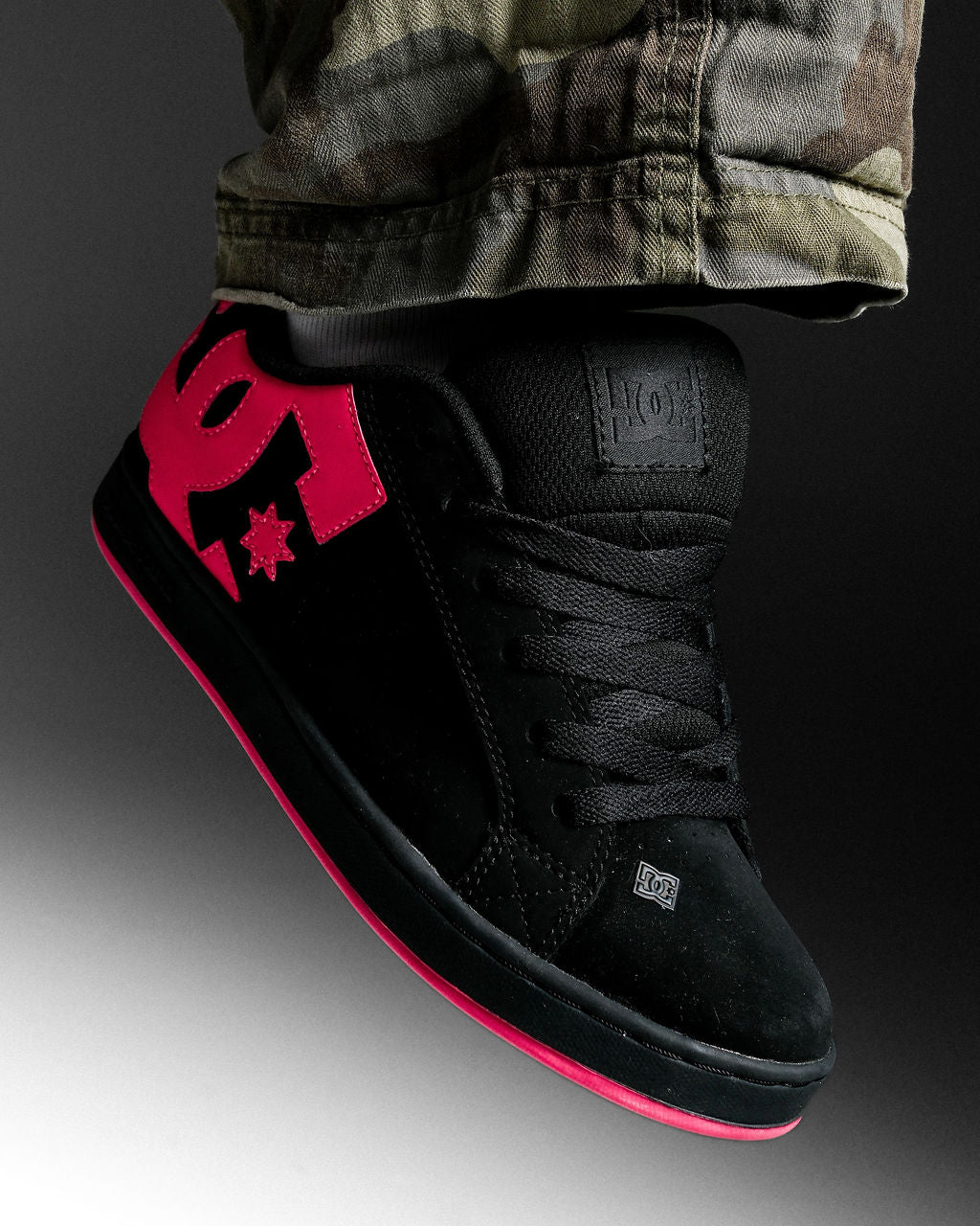 Womens Court Graffik Sneakers