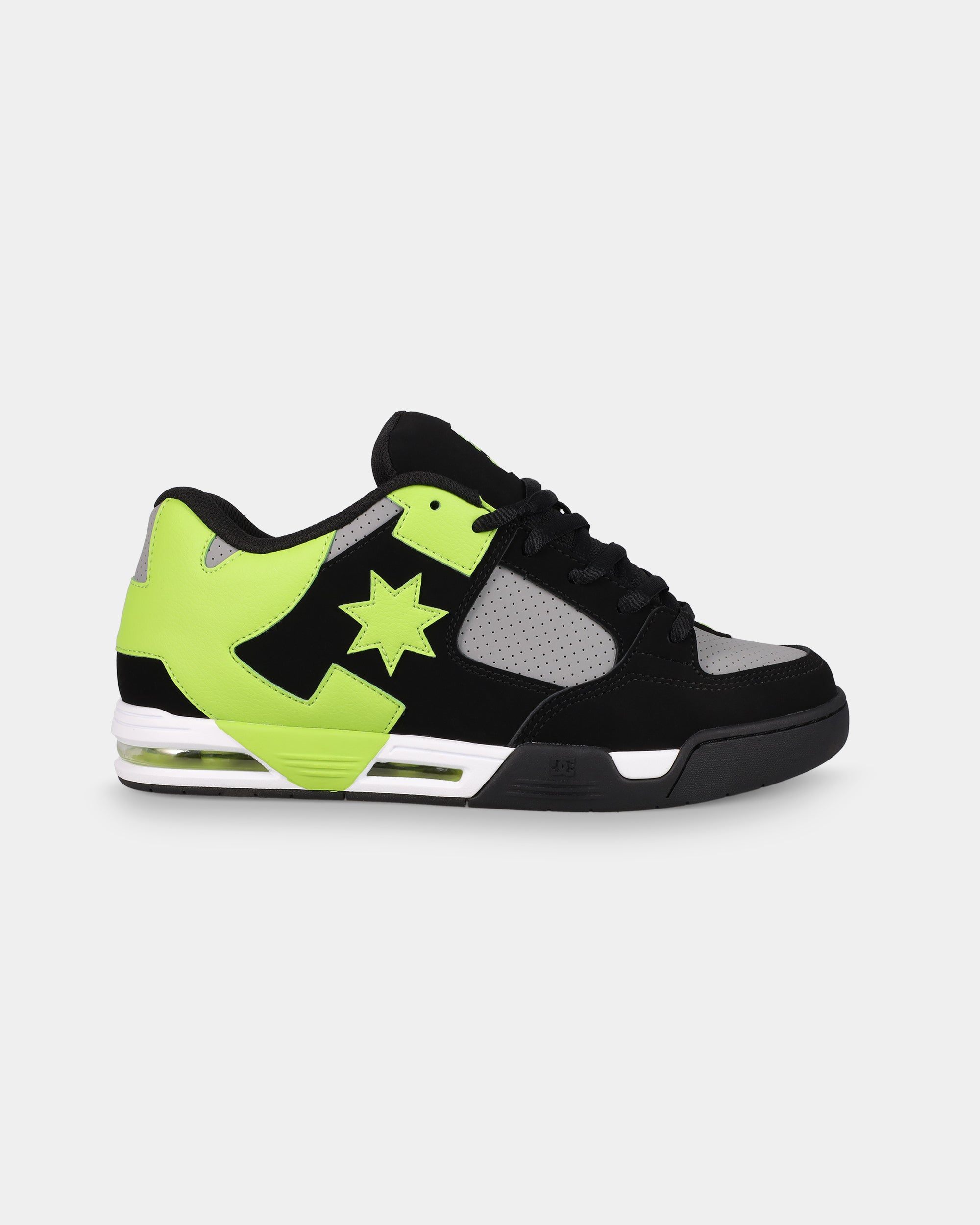 dc02220_dcshoes_009_sd1